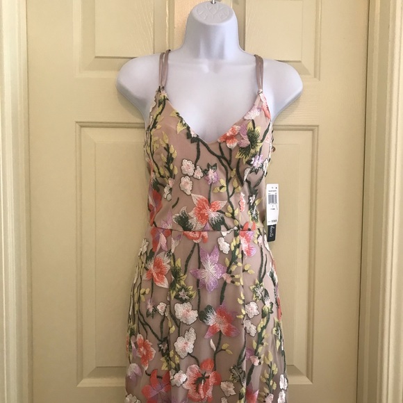 Sequin Hearts Mermaid Gown with Embroidered Floral Mesh Overlay. Sz 7 - Picture 6 of 10